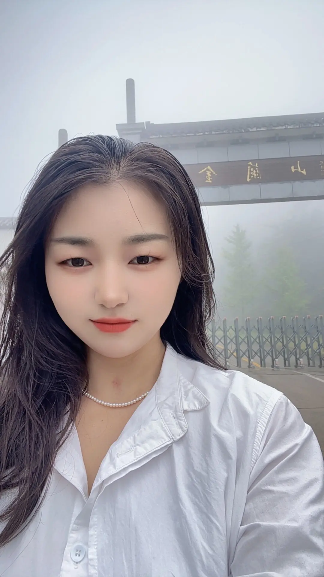 不要过度放大其他人对你的影响，其实大部份人 都没有你早上喝的那杯水重要