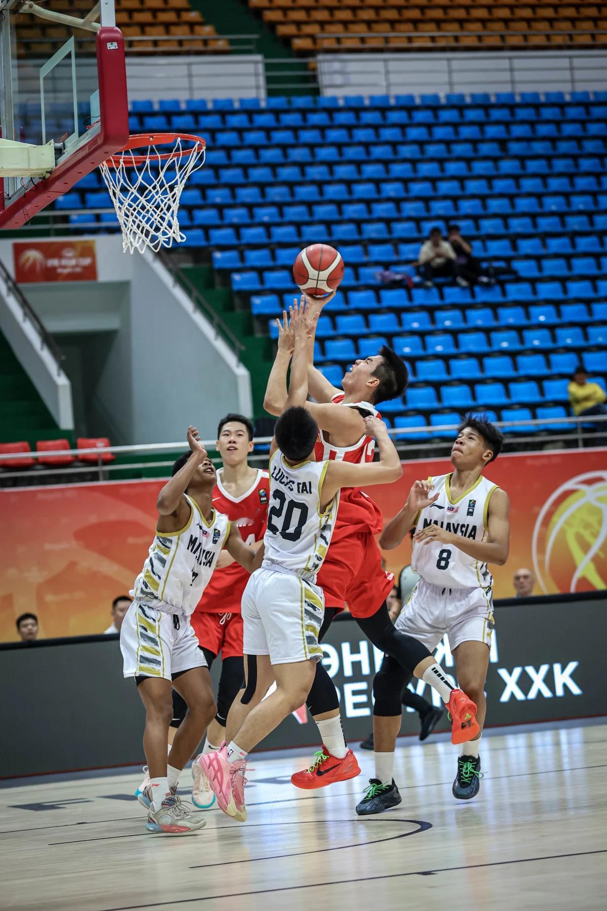 U16男篮亚洲杯次战，中国队以100比44击败马来西亚队。张懿赵杰出场15分钟，