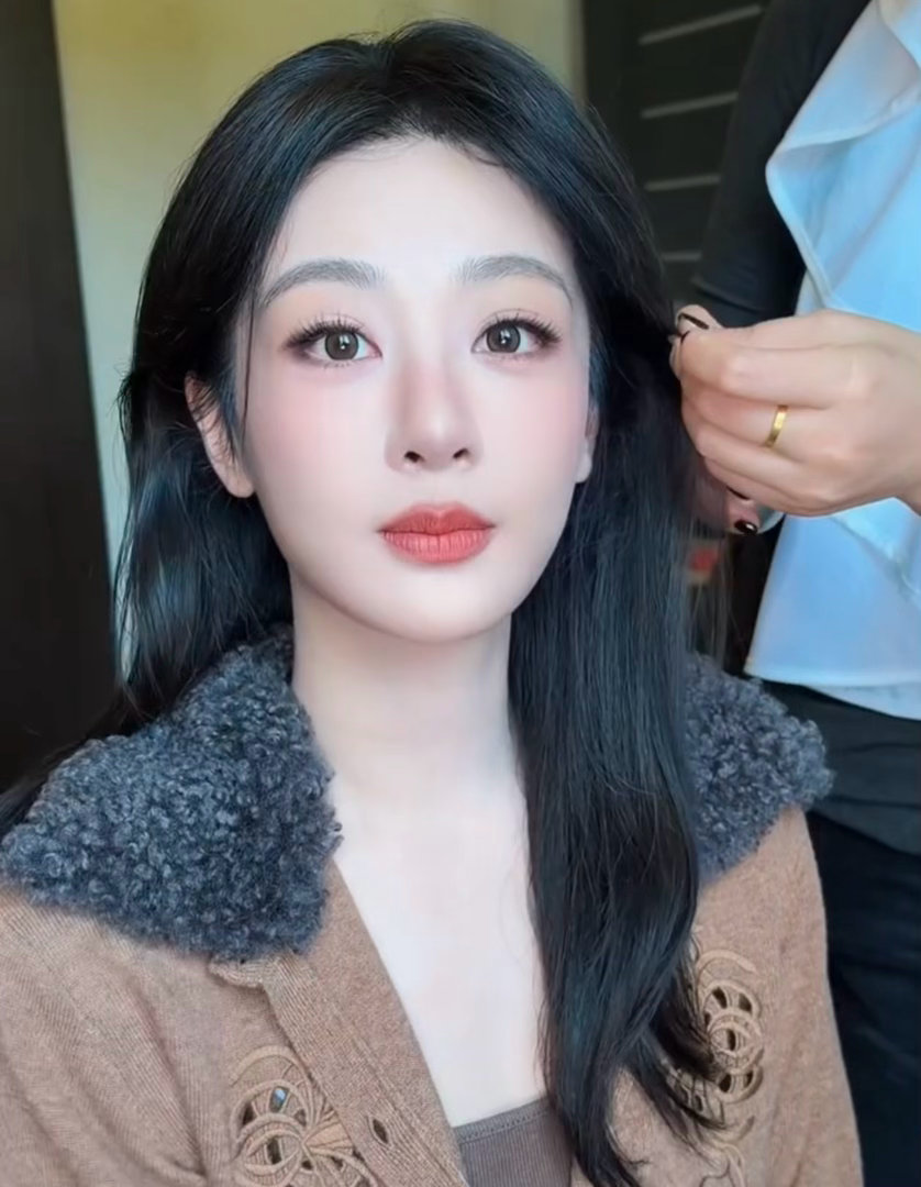 窝紫好严重的唇纹 ​​​