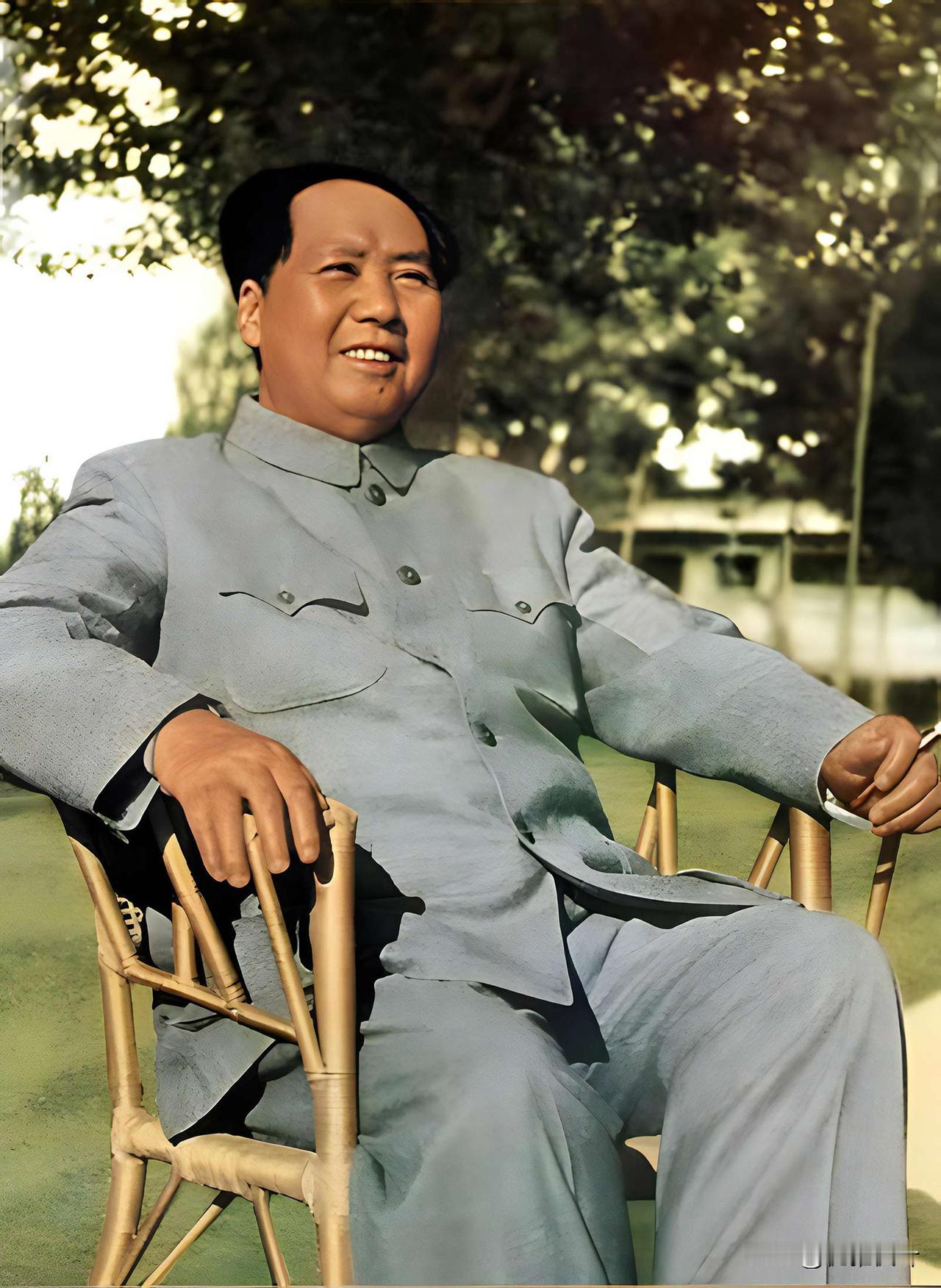 毛主席对企业发展的关注点，藏着对工人的重视。1956 年，一位企业家想和国家谈工