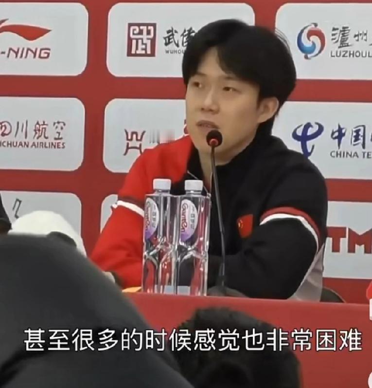 有关王楚钦的这个词条很惹眼——王楚钦采访太霸气！

赛场锋芒毕露，采访掷地有声，