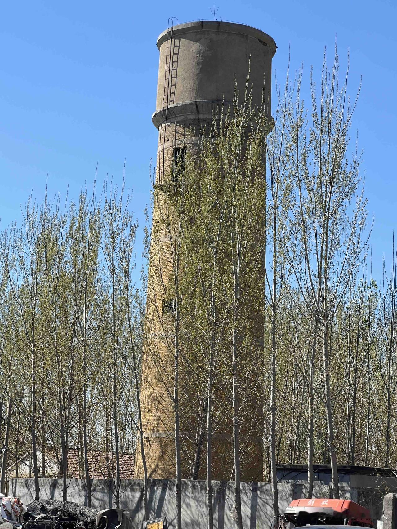 山东淄博高青县芦湖街道大官村的水塔！保存完好！