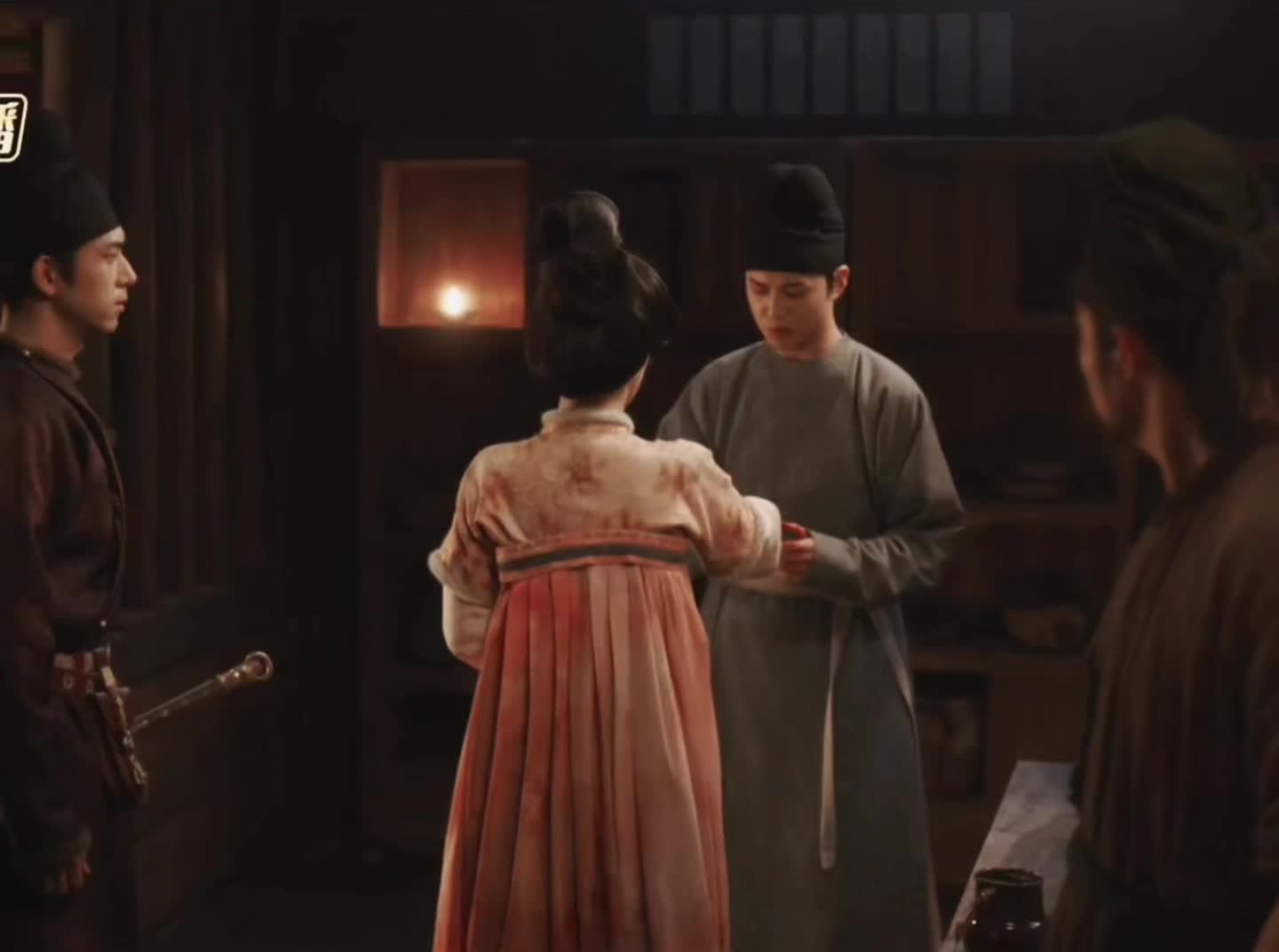 六郎今天甚是懂事哈，这眼力见杠杠的，也是让我舒心了一回杨紫