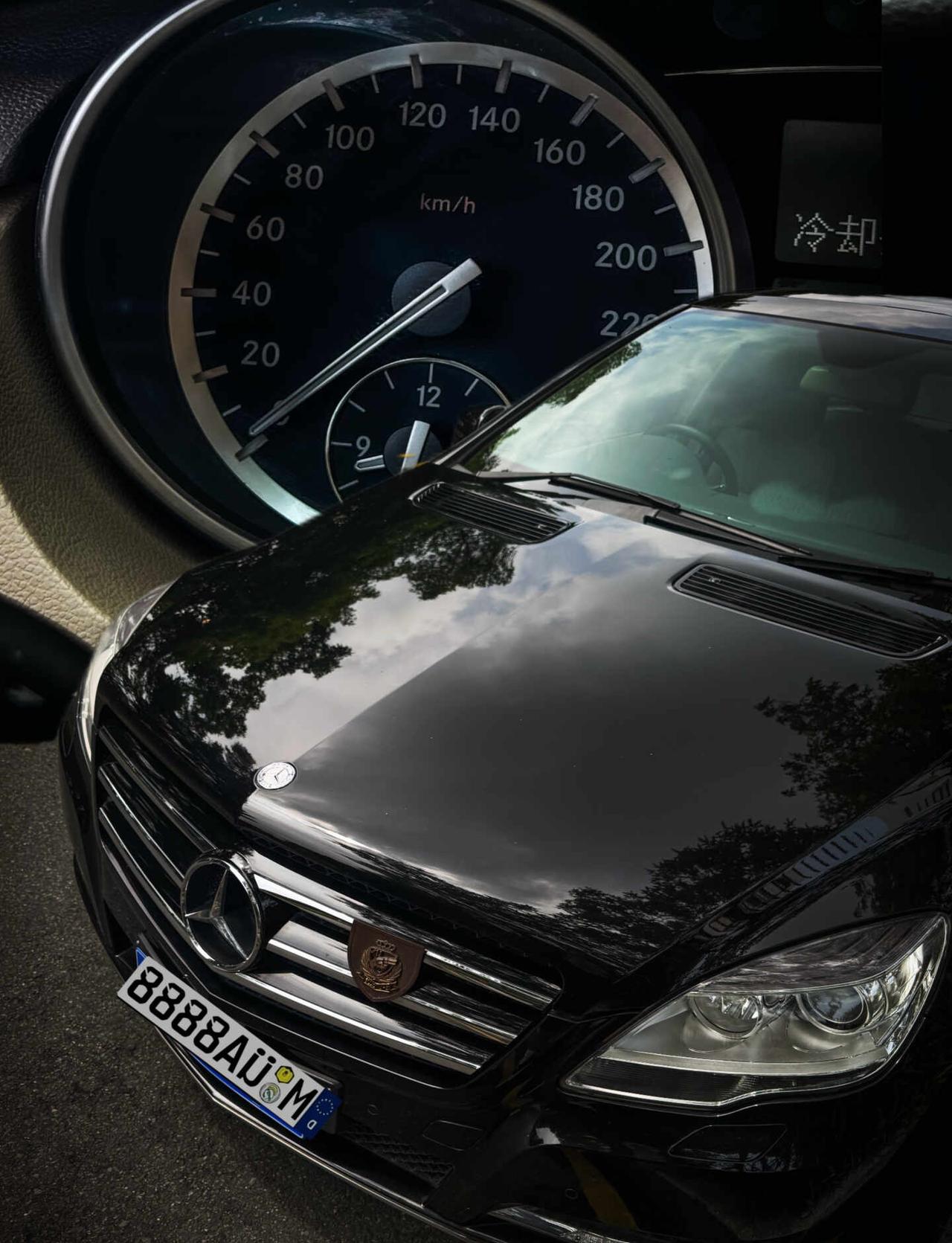 Mercedes-Benz R320 2015 六座 3.0T｜💰几万
“开上