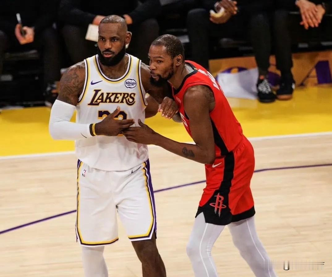 火箭对阵西部前六的战绩真差啊！

1、对阵雷霆，1胜2负

2、对阵马刺，1胜3