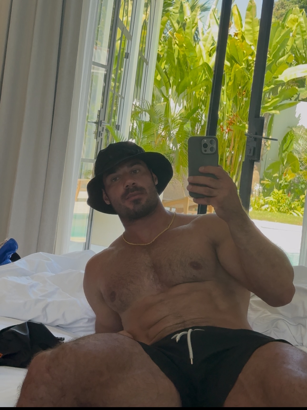 你们的老公Dmitry Averyanov晒自拍🤳 