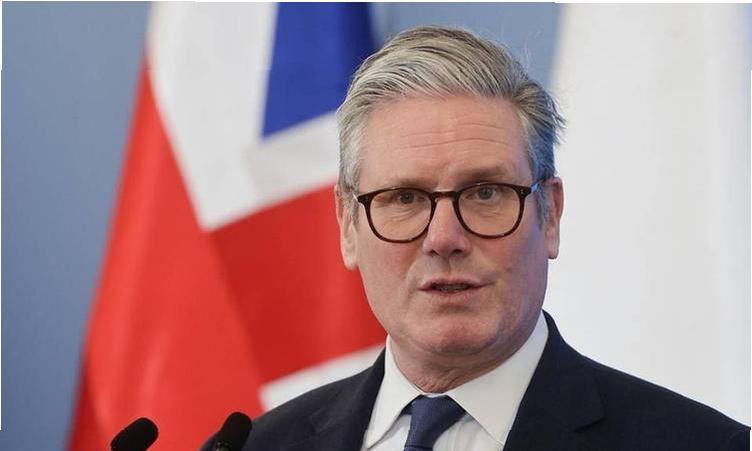 英国首相斯塔默近日发表的三句话，震惊了整个西方：第一句，中国不是“正在崛起”，而
