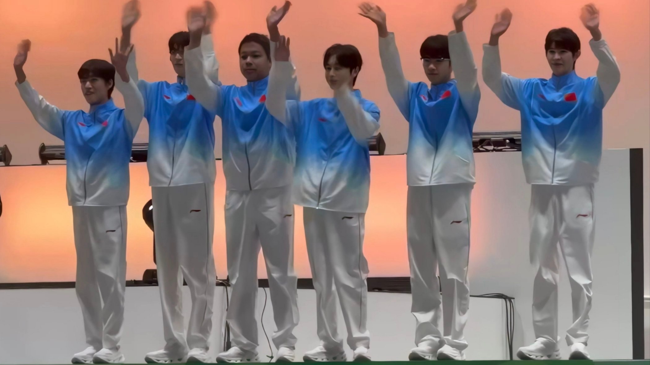 王者荣耀[超话]2026王者荣耀共创之夜亚运王者金牌选手集结共创之夜全场唯一双亚