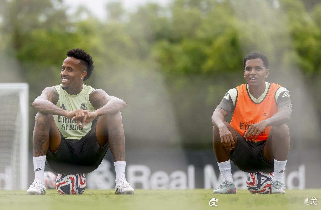 Texx 🎞️💜🥳罗德里戈祝米利唐生日快乐西甲罗德里戈