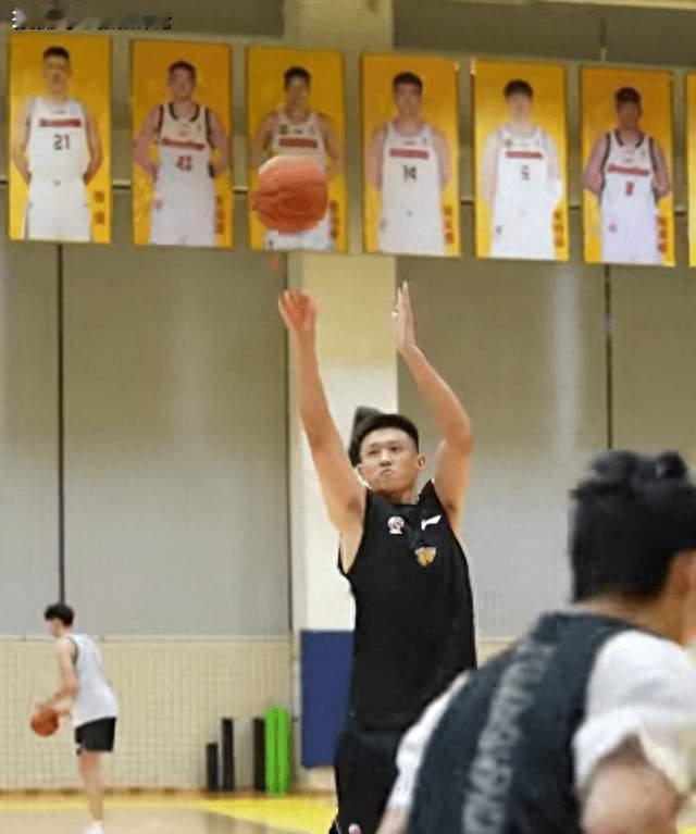 中国男篮最新消息！传来三大核心消息，周鹏、赵继伟、杨翰森