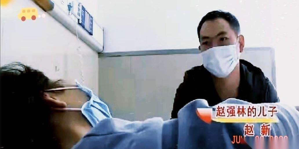 派出所的一通电话，把在广东修车的赵新砸懵了：“你女儿快一岁了，什么时候回来上户口