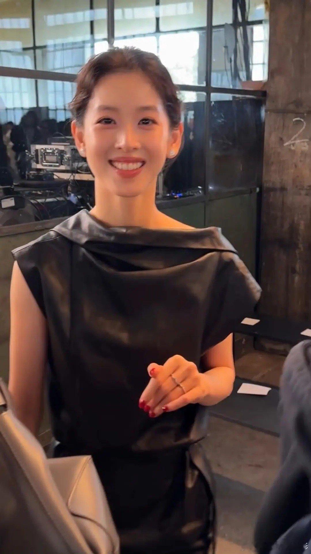 实话说，这场秀都不如她美得轻松[允悲] ​​​