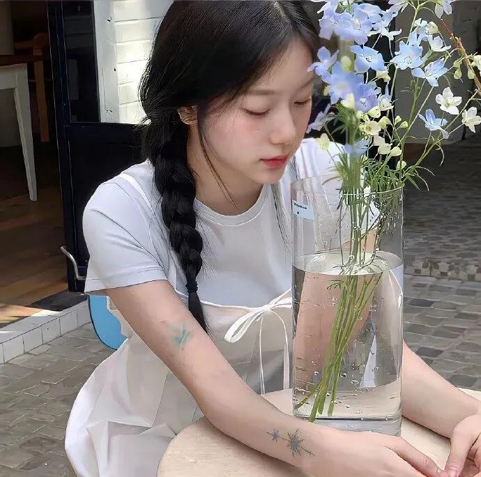 #高清女头无水印#