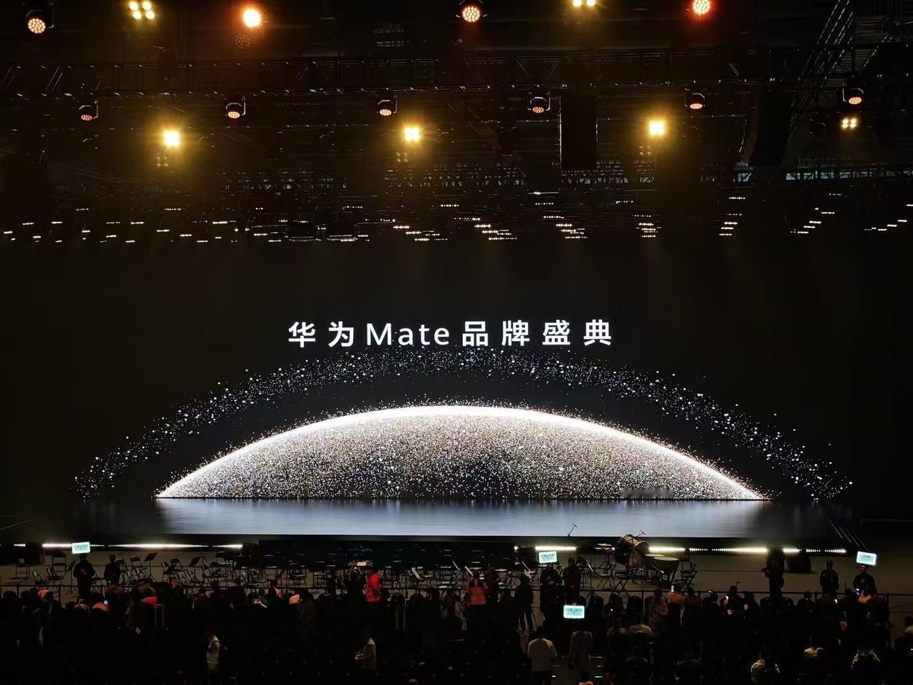 当艺术邂逅科技，华为Mate 70系列惊艳了所有人的眼睛。华为Mate70系列未