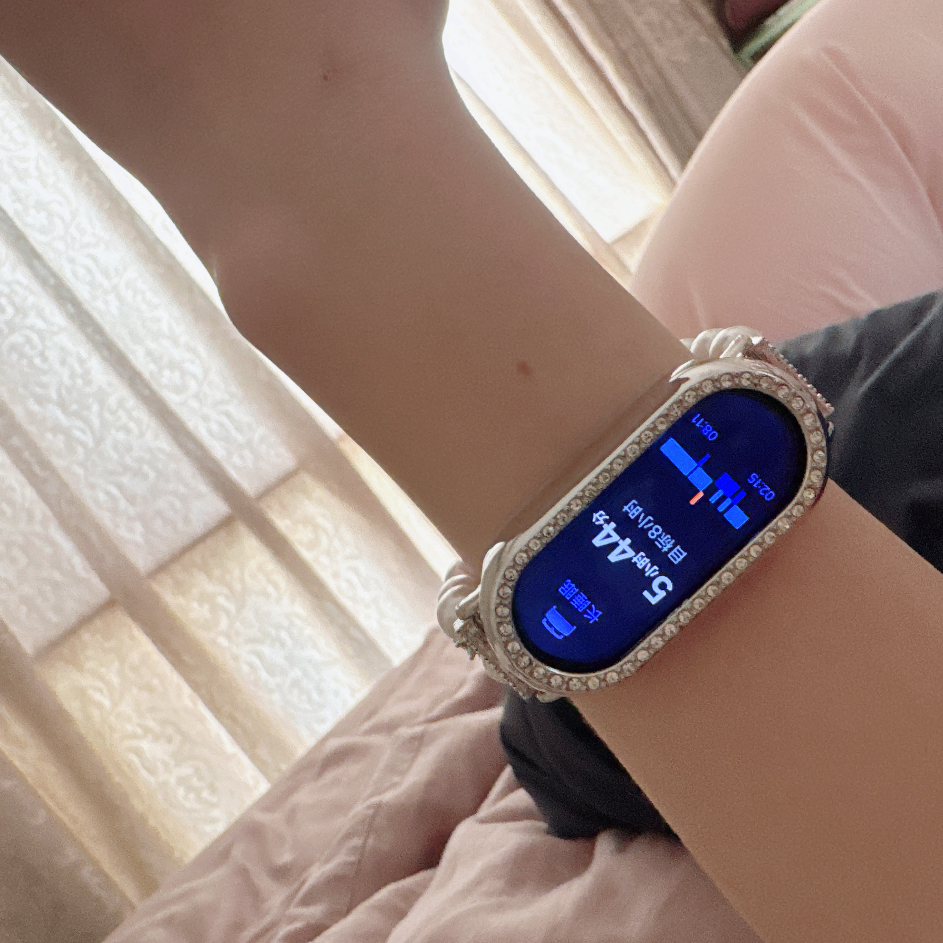 我给自己定了早上八点的闹钟薛老师疑惑：你起这么早干嘛？我：我不知道、我就是想起这
