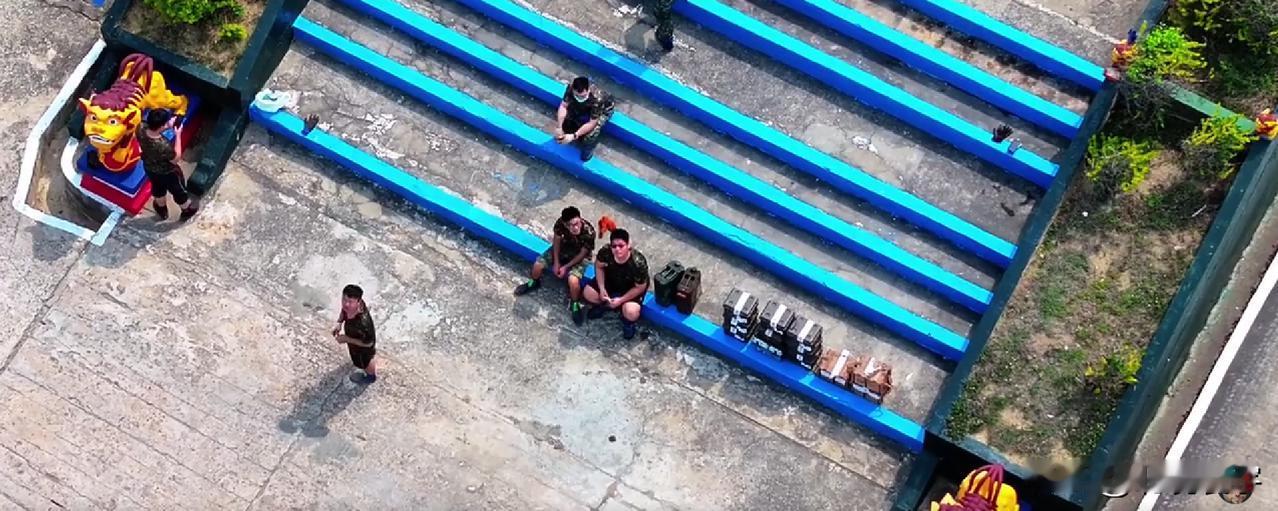 “针对金门防区，二胆岛出现中国大陆民用无人机事件，台防务部门称：停止挑衅！将视威