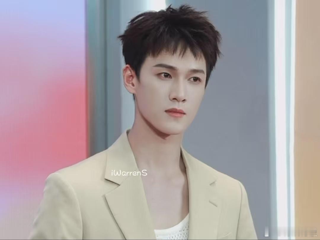 李昀锐今晚直播状态李昀锐品牌直播生图李昀锐今晚直播状态，帅的，哇喔 ​​​
