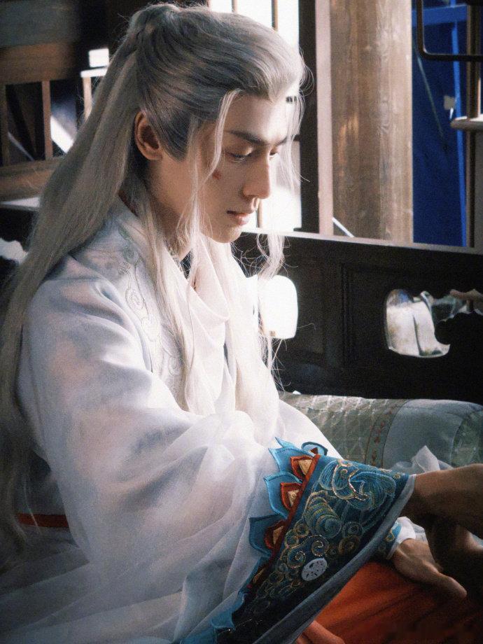 罗云熙的水龙吟收官文，看得出罗老师对唐俪辞的喜爱程度和不舍，期待住和演员罗云熙在