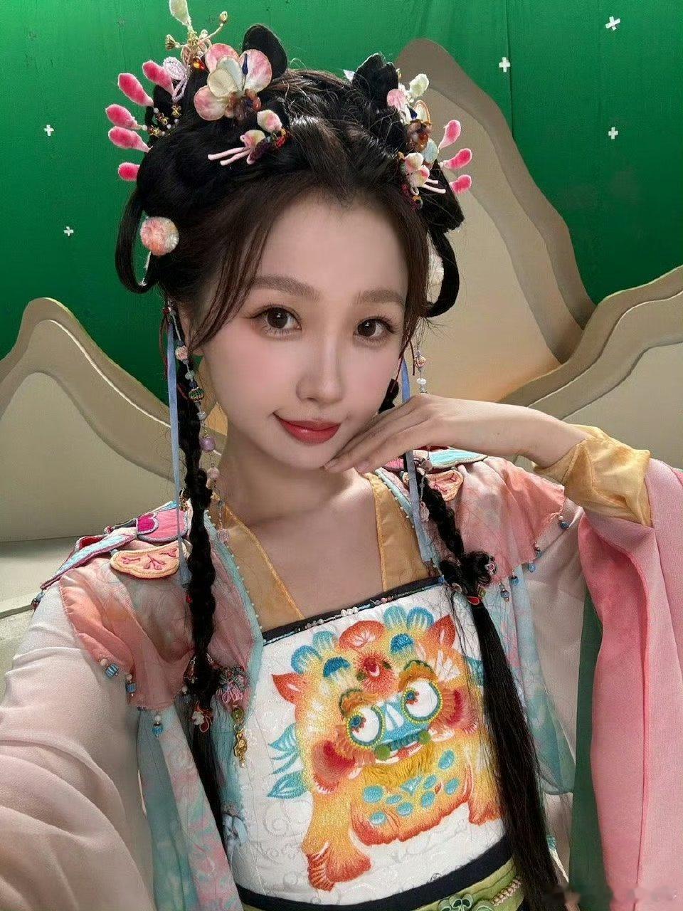 #永夜星河[超话]# 小侯爷也不错的，谢谢小侯爷成全 侯爷这么好的人 也一定会得