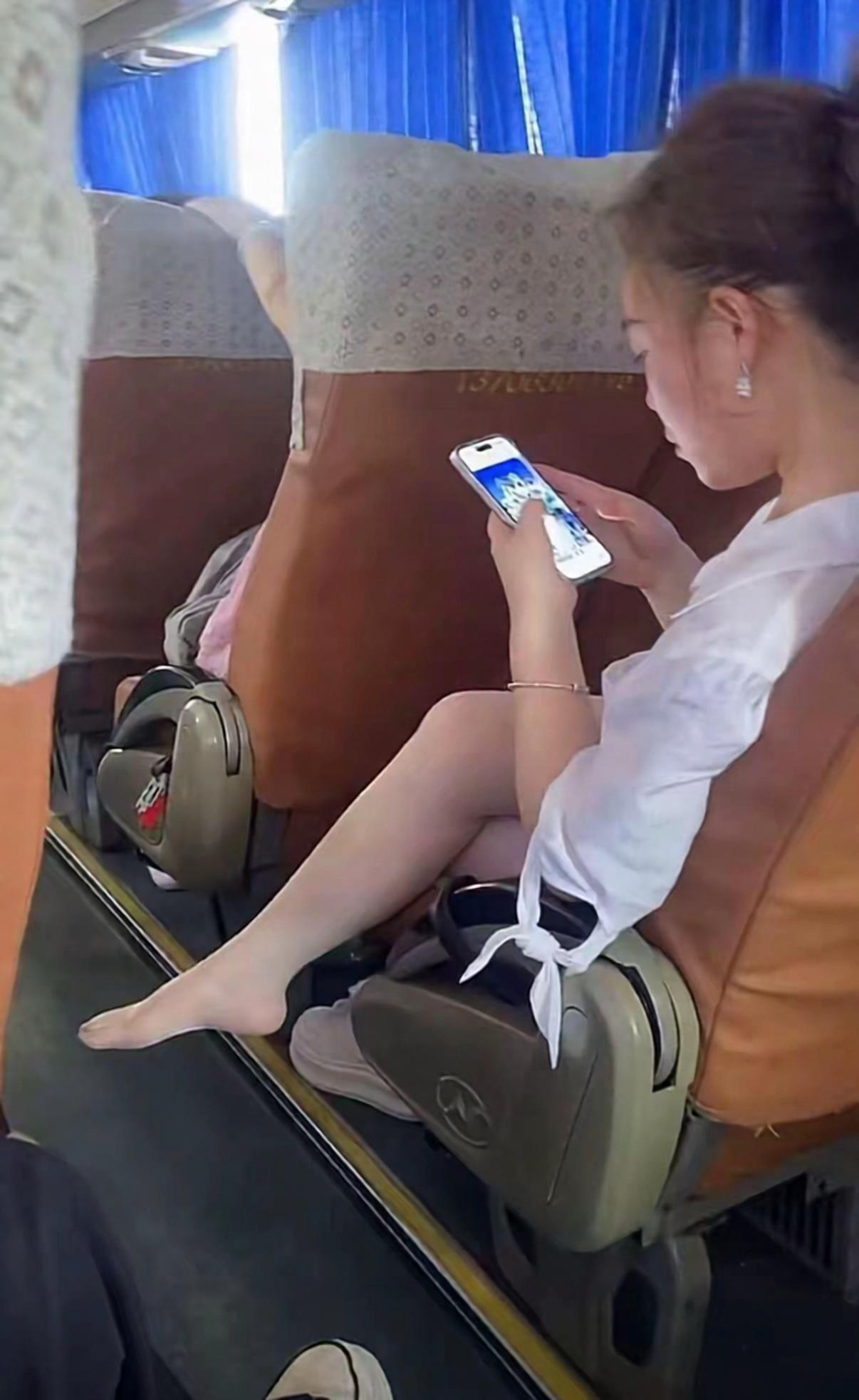 一只很丑的脚