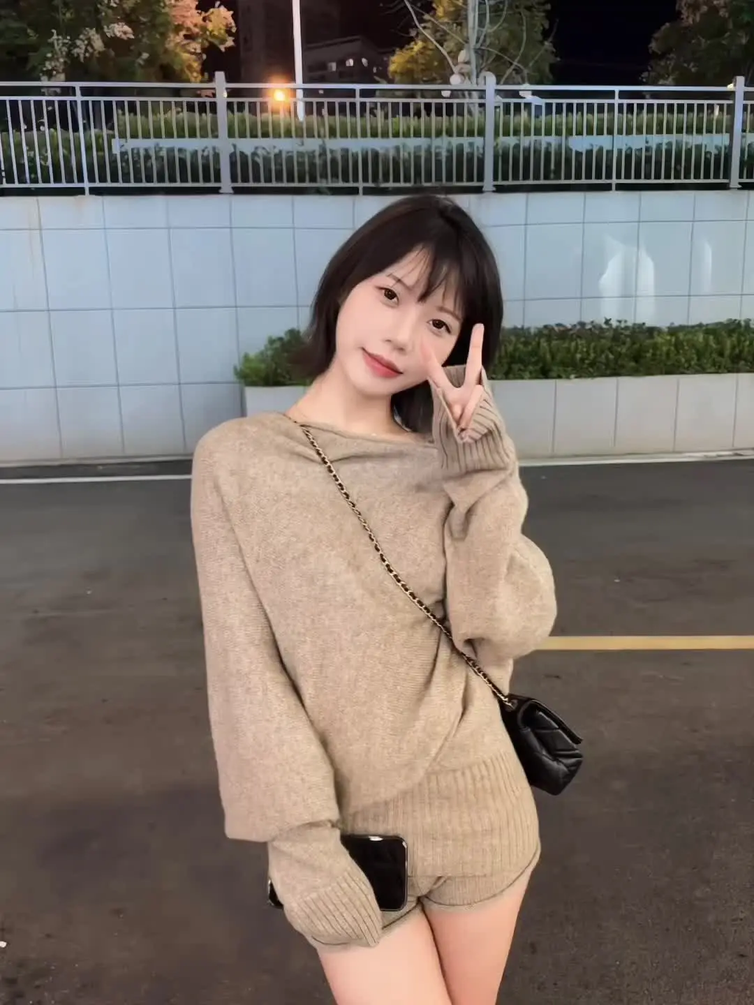 爱让人像小孩 怕一个人孤单