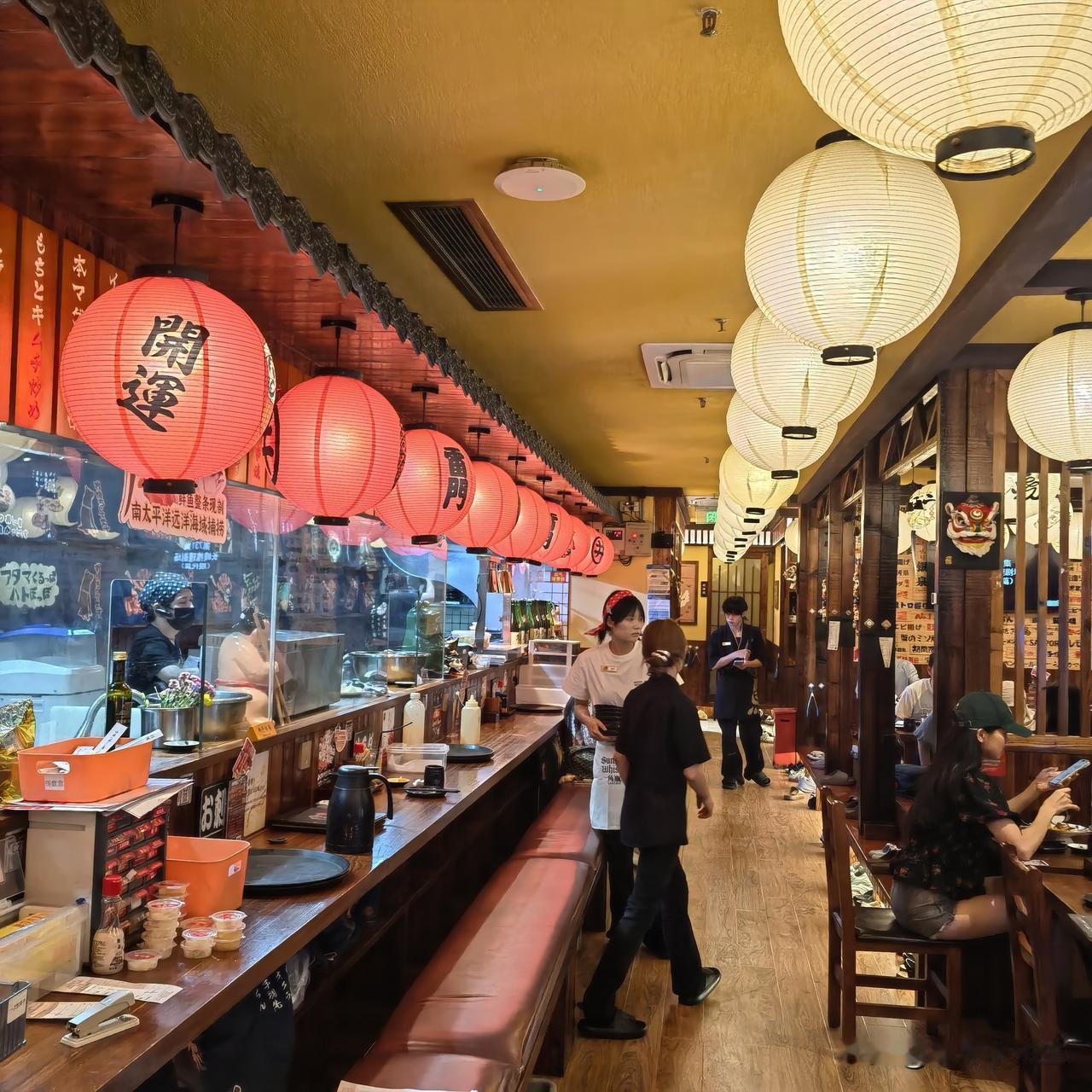 身边总有人说：别太拼了，活得佛系一点，轻轻松松不好吗？
确实，事事苛求自己、一路