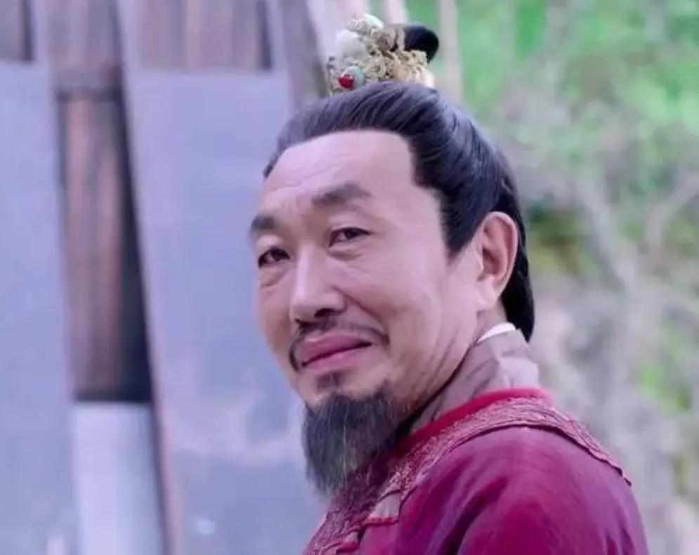 以前总觉得安史之乱的锅不该让杨贵妃一个女人背，直到翻了点史料才发现，她的问题真不