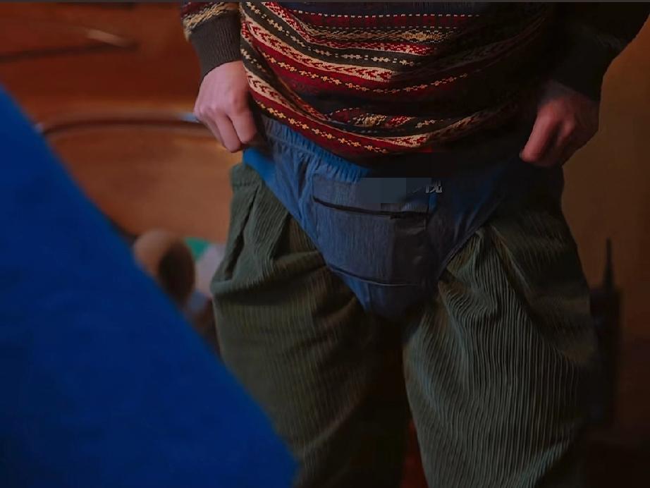 以前的内裤都有拉锁，只要打算出远门了，都会提前购买一个带拉锁的内衣准备着。

在