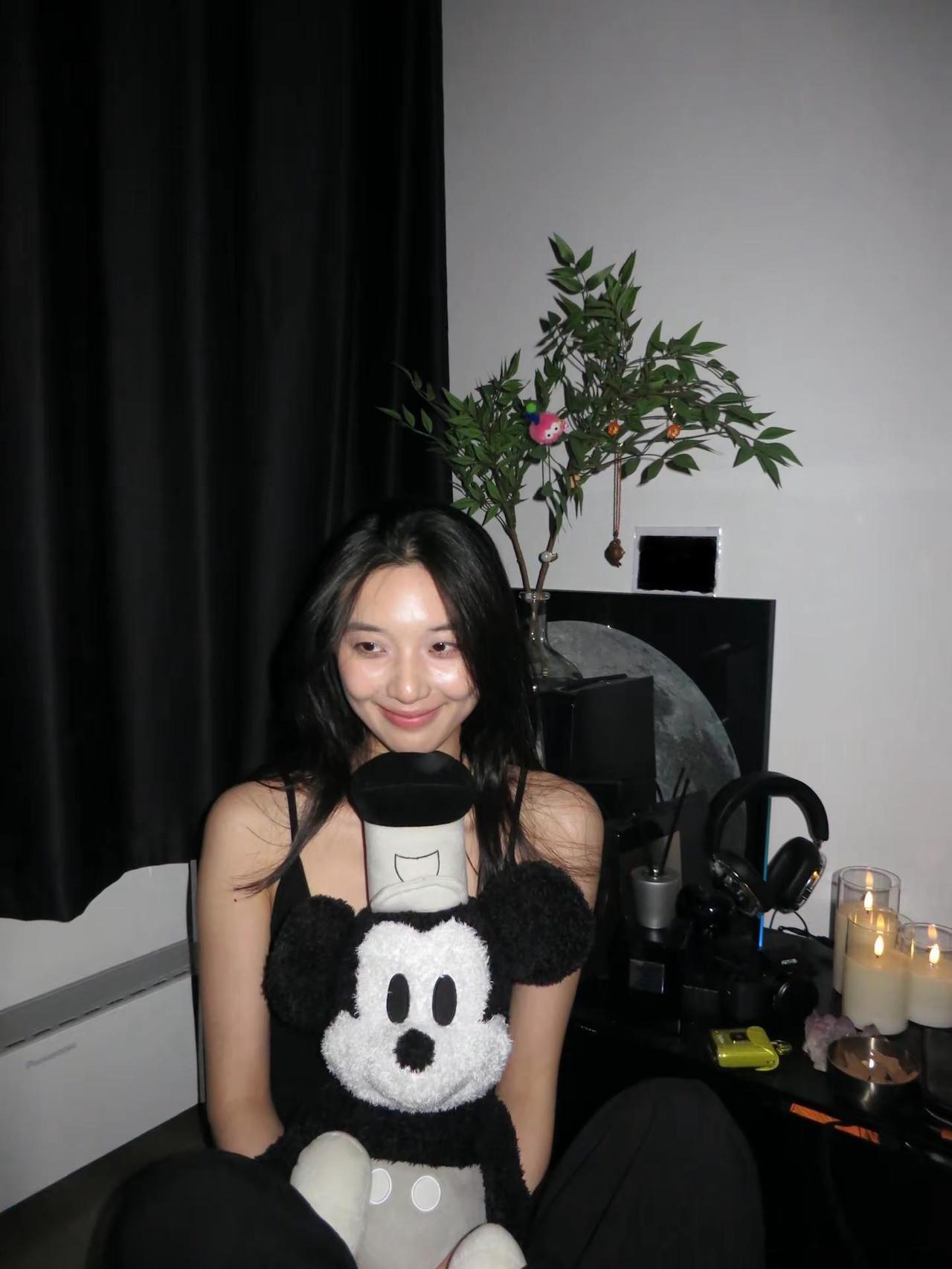 我本人的化妆水平目前是化了等于没化🥲。古早inmyfeelings 原相机vi