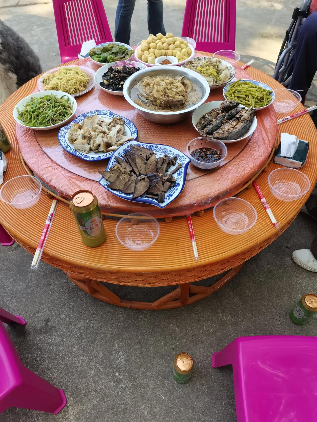 西双版纳傣族朋友家做客