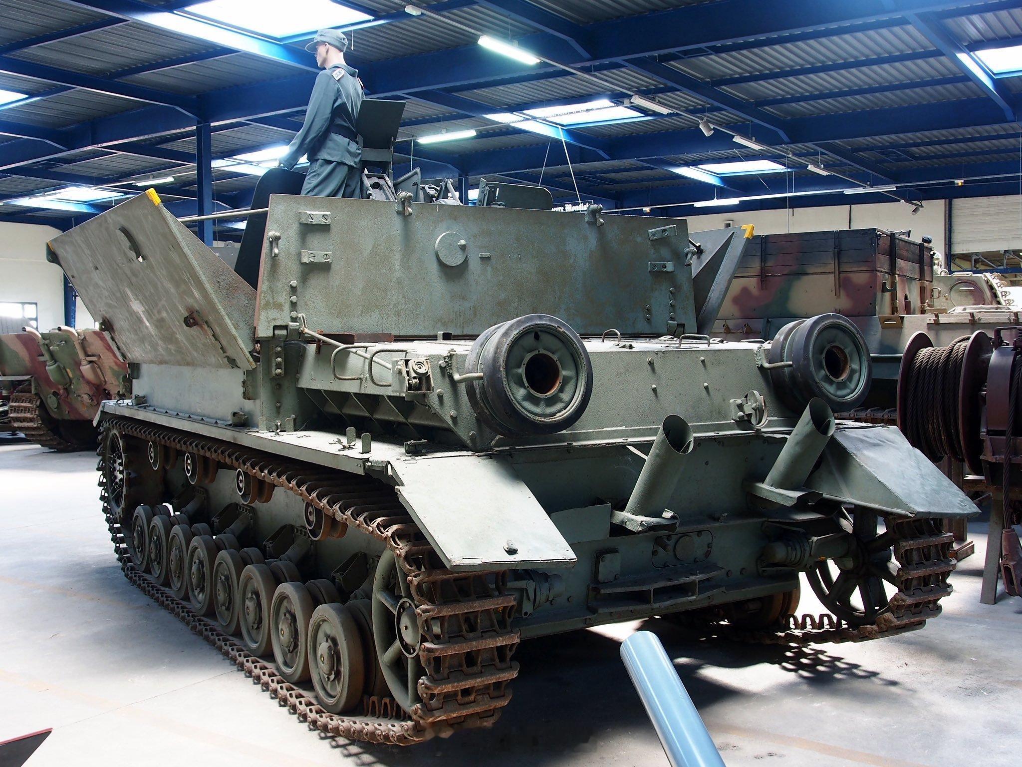 德国的“四号防空自行高射炮”（Flakpanzer IV Möbelwagen）