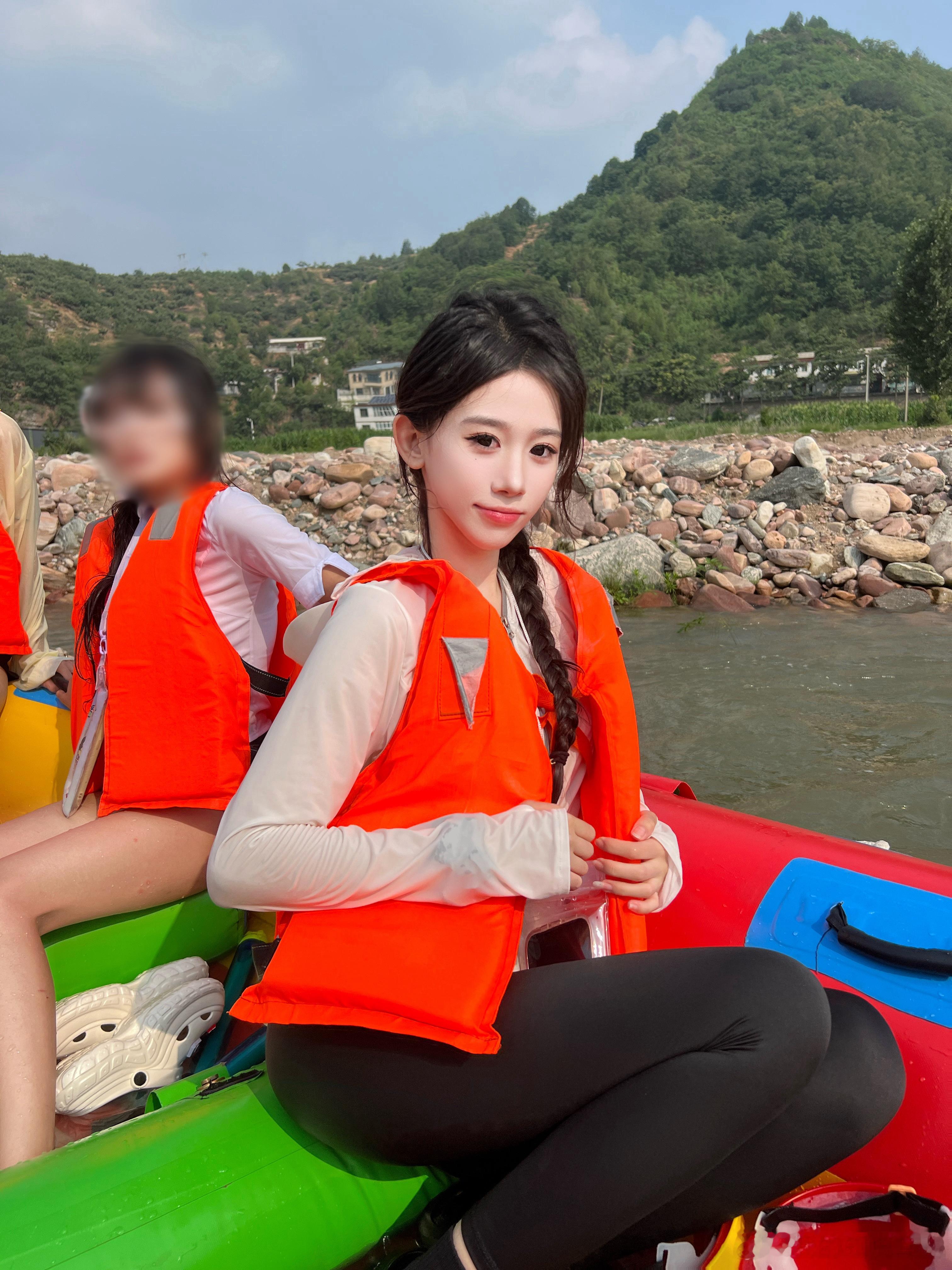 非常努力的小女孩一枚  ​​​