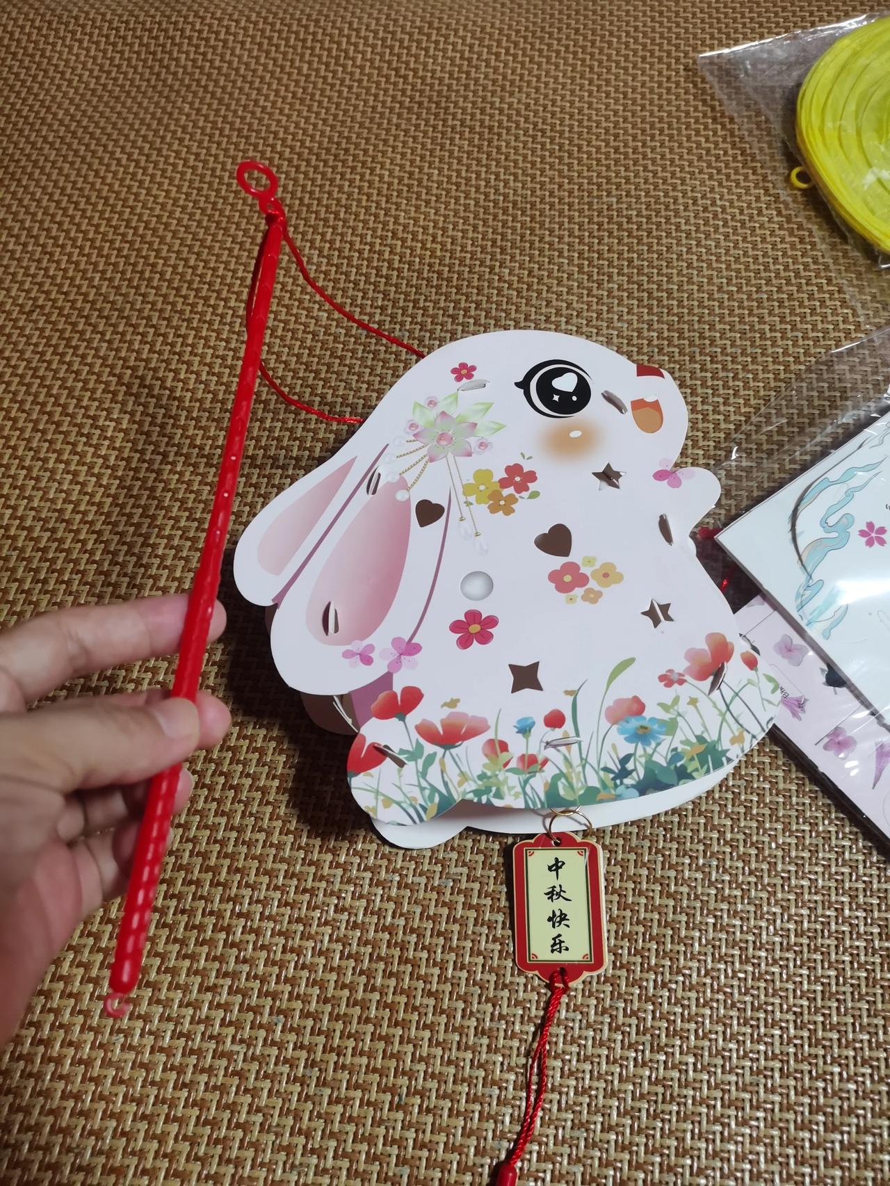 #中秋节你准备怎么过#
明天开始中秋节活动啦，小朋友们会穿着汉服和爸爸妈妈一起来