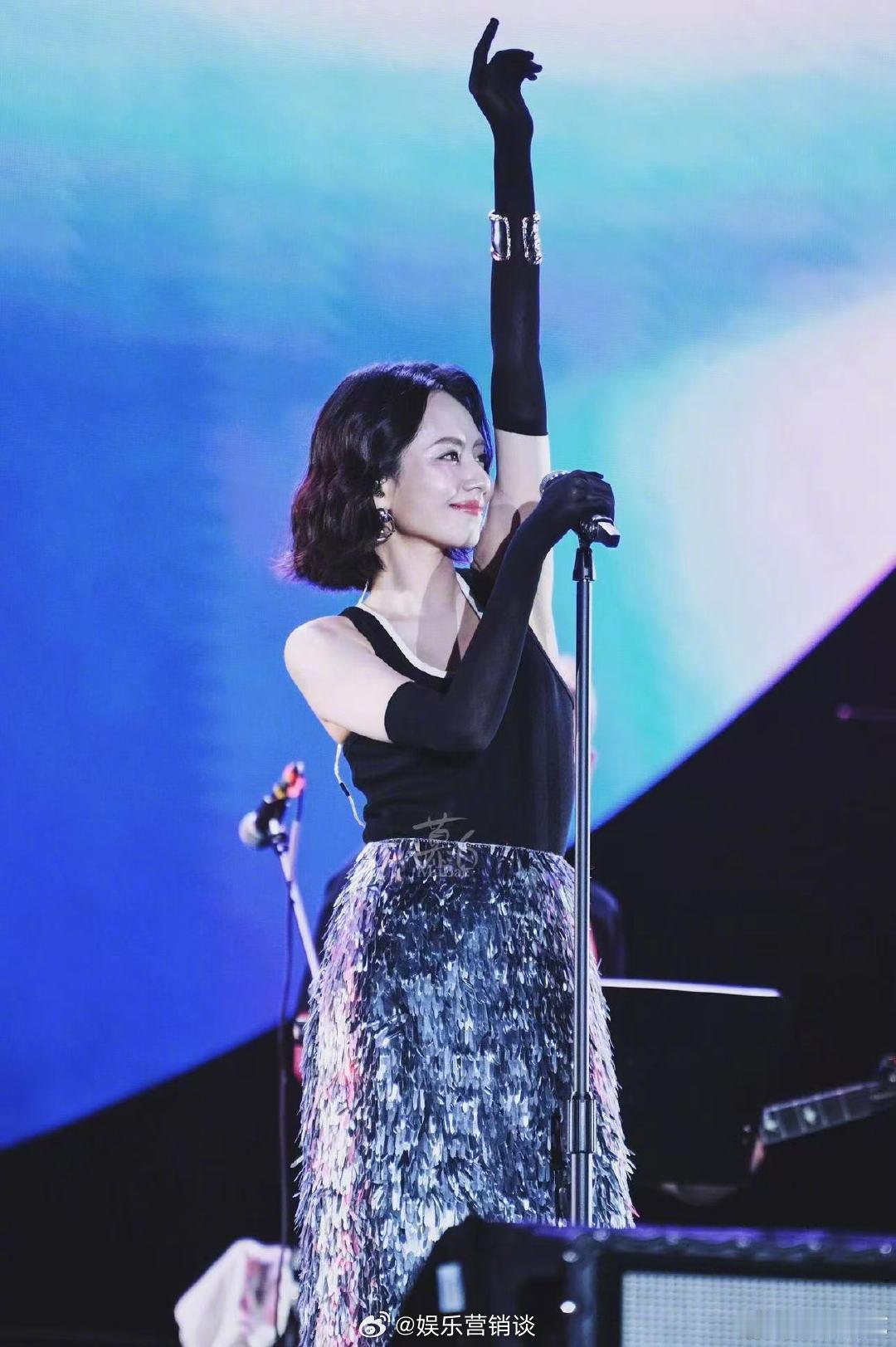 网传第五期歌手补位名单还有平时以演员身份被大家熟知的艺人跨界参赛，多元的身份组合