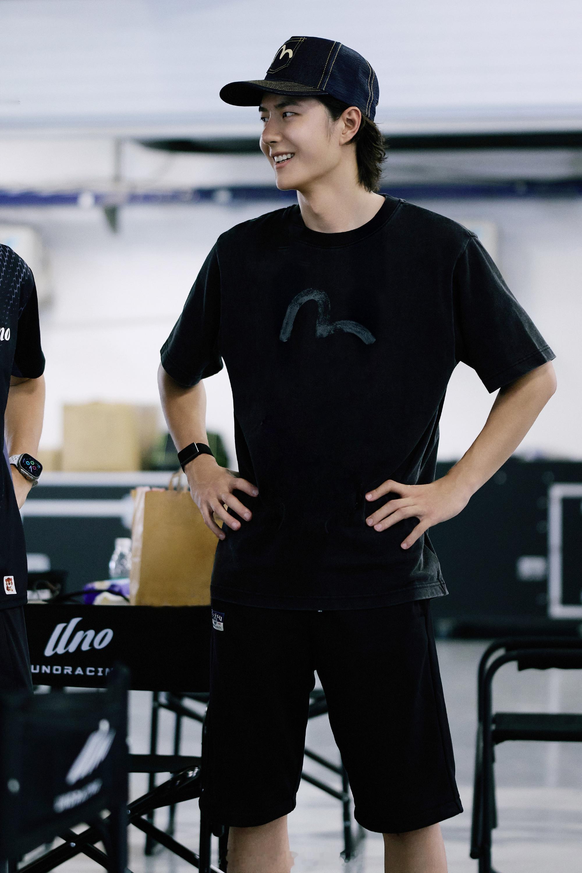 【盖楼贴】大家多多互动～助力超话🔥此男就是生图的神！！！不接受任何反驳！💚向