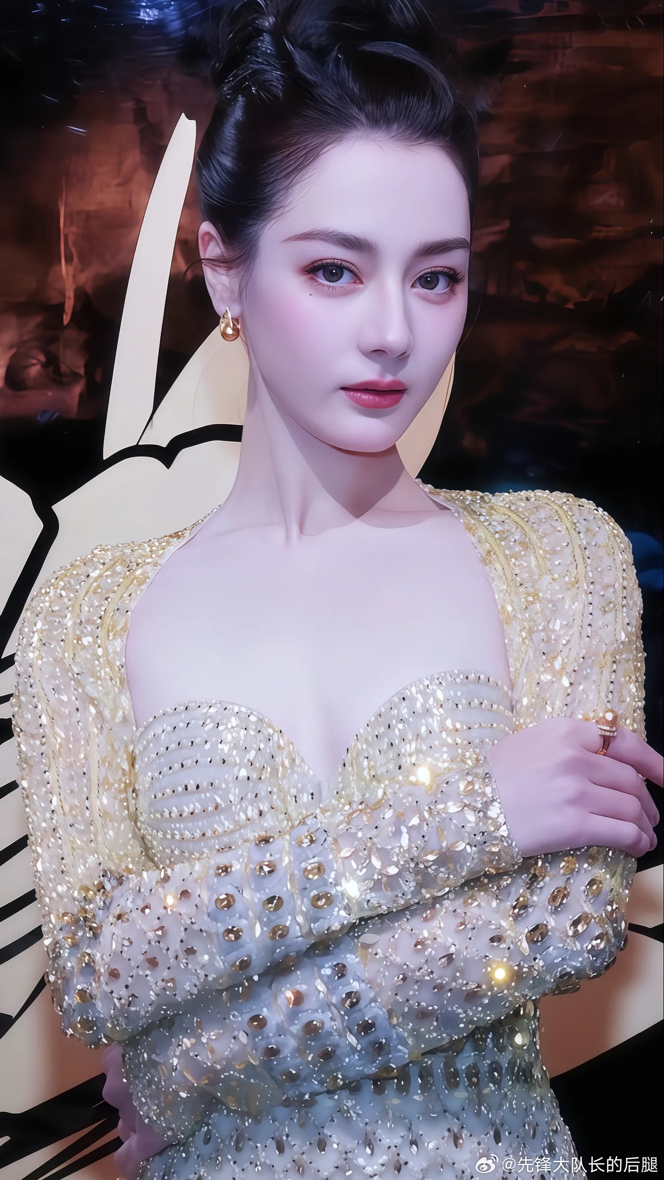 迪丽热巴金色抹胸裙[污] ​​​