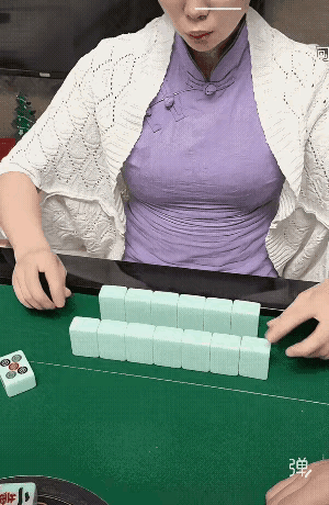 有懂麻将的吗？
这样的牌能胡吗？