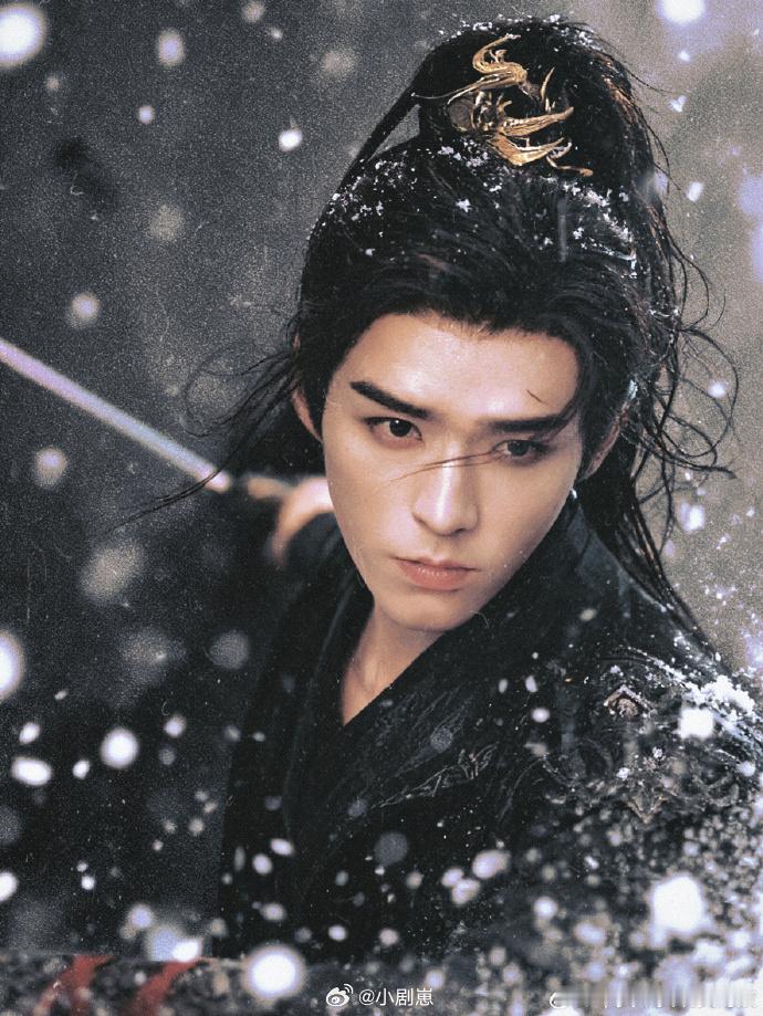 自有大儒为暗河传辩经还没看《暗河传》真亏！剧粉都在帮着“辩经”，龚俊红衣执伞超帅