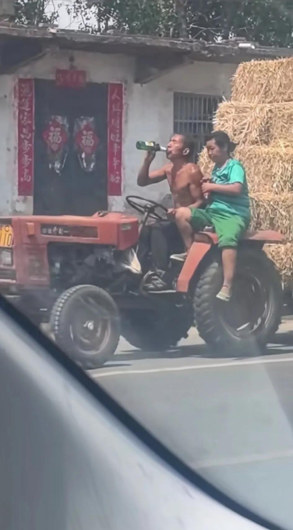 幸福不属于富人，也不属于穷人，幸福属于知足的人！因为不被过度物质欲驱使，知足的人