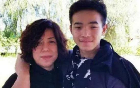 1995年，黑龙江一女子捡到一个聋哑男婴，为了这个孩子，女子和丈夫离婚并卖掉房产