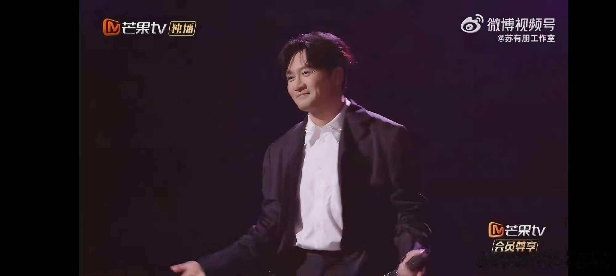 一听到前奏就忍不住跟着哼唱，苏有朋把《雨蝶》唱成了时光里的情书。温柔的嗓音搭配简