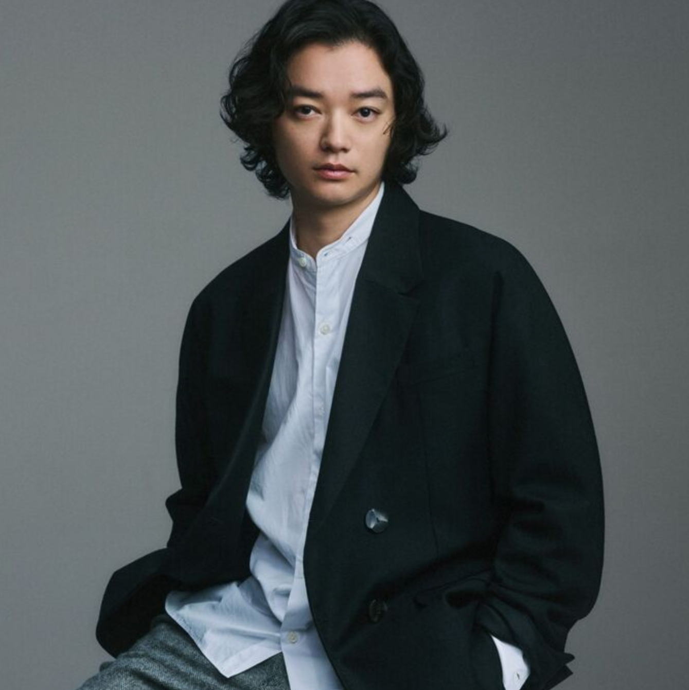 染谷将太时隔七年再演晨间剧 《Blossom》中饰演青年作家近日，据NHK宣布，