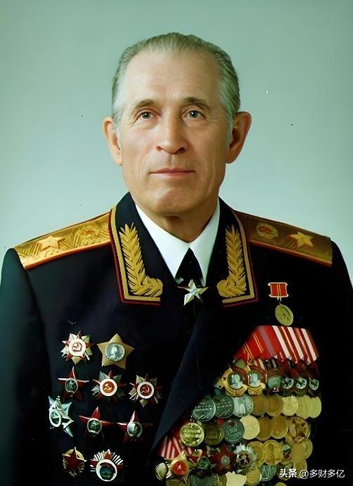 1979年苏联中将火速前往河内，见越军尸横遍野，对参谋说：还好来的是我，朱可夫来