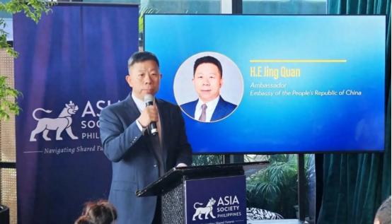 菲律宾防长张嘴就骂中国是麻烦制造者！井泉大使当场一句反问怼回去：抓走69个中国工
