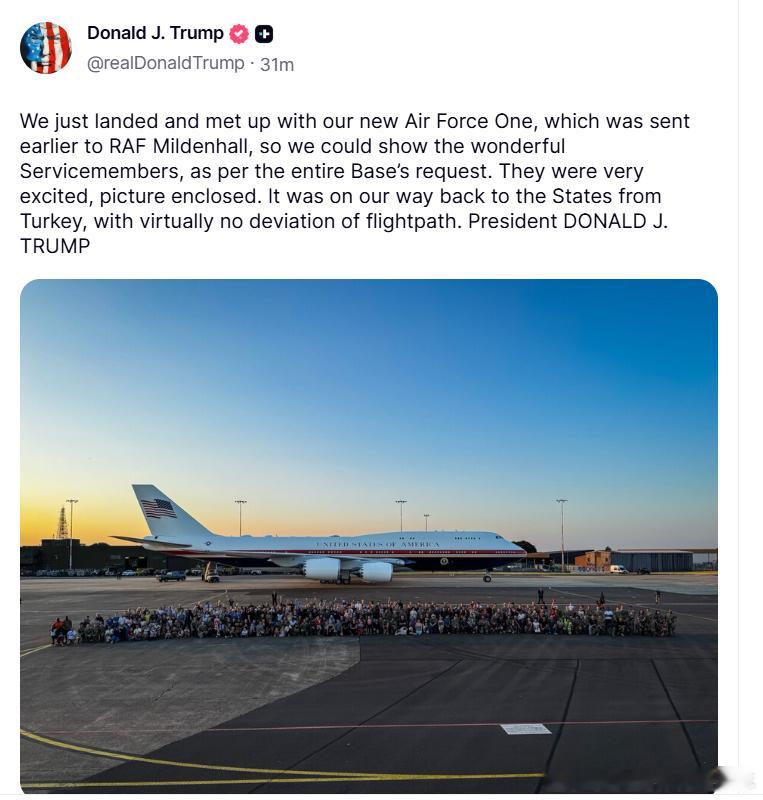 【黄金时代】川普向米尔登霍尔皇家空军基地展示新版空军一号我们刚刚抵达，与新购置的