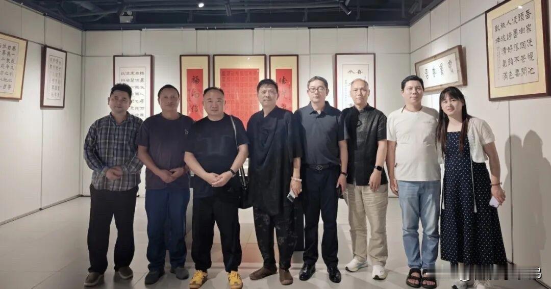 墨香为这座国风美育阵地添上古韵书香。文化瑶海再添文艺亮点，青年创意田园如今又多了