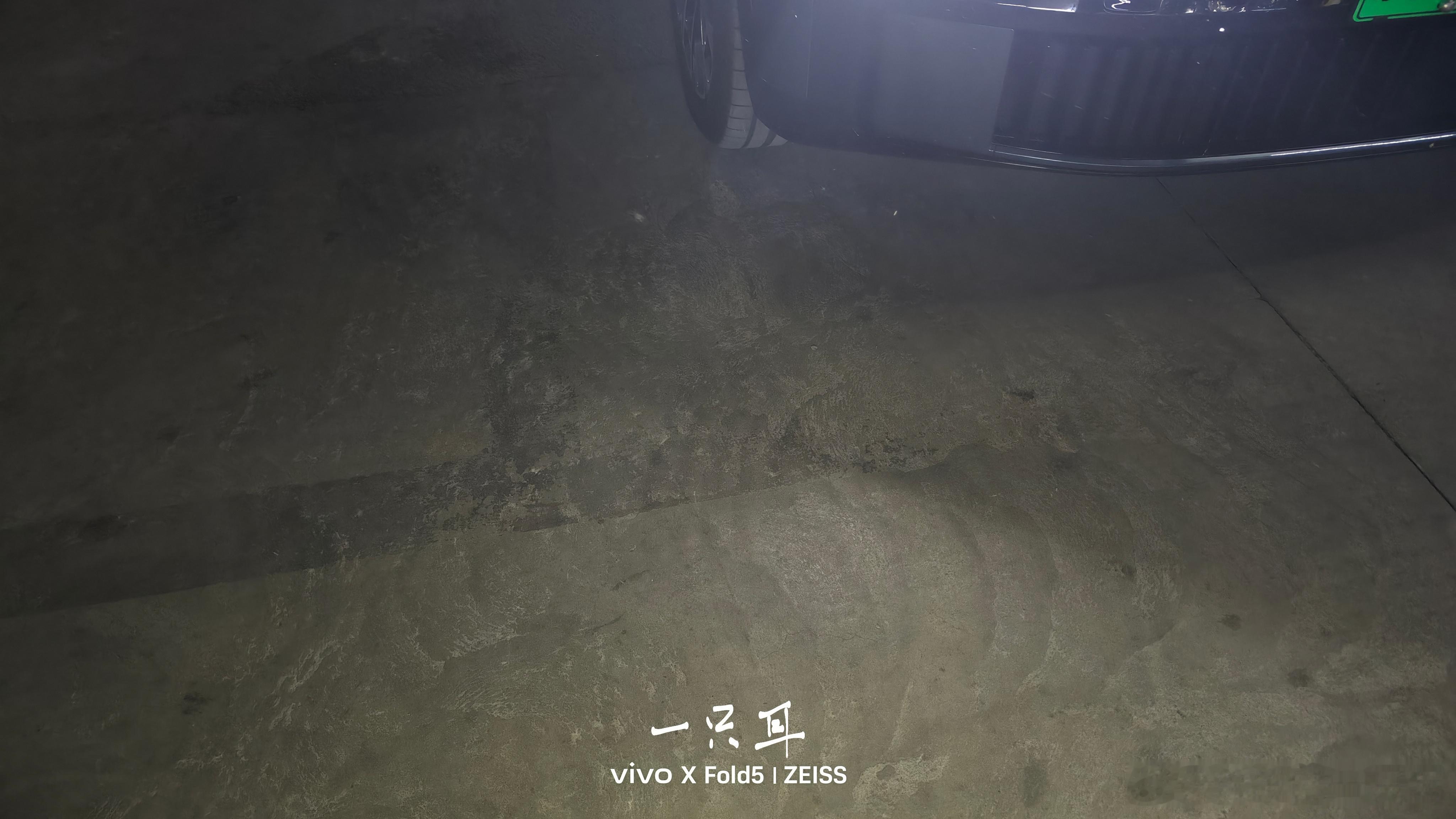 我家车位的划线已经非常不清楚了……于是我打算…… 