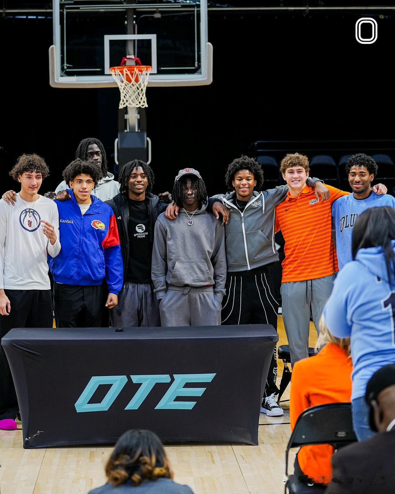 佐治亚州亚特兰大Overtime Elite联盟的签约日，2026届招生 堪萨斯