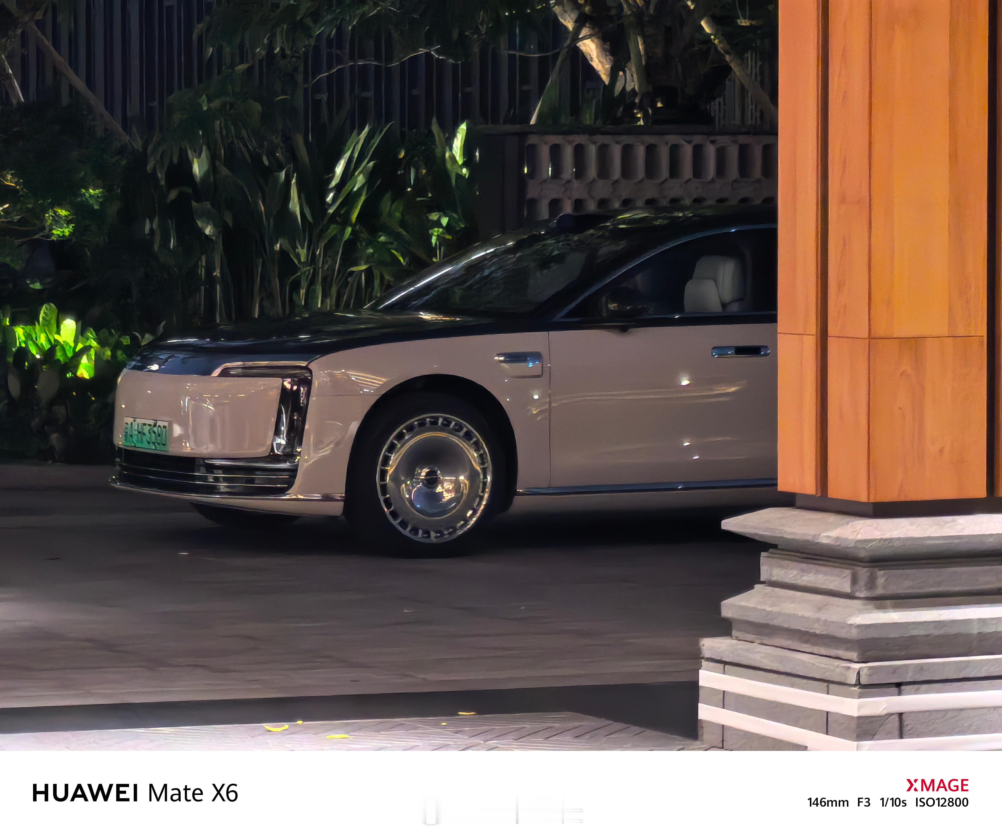 到珠海了一到酒店门口门童：师傅，你等人吗？我：