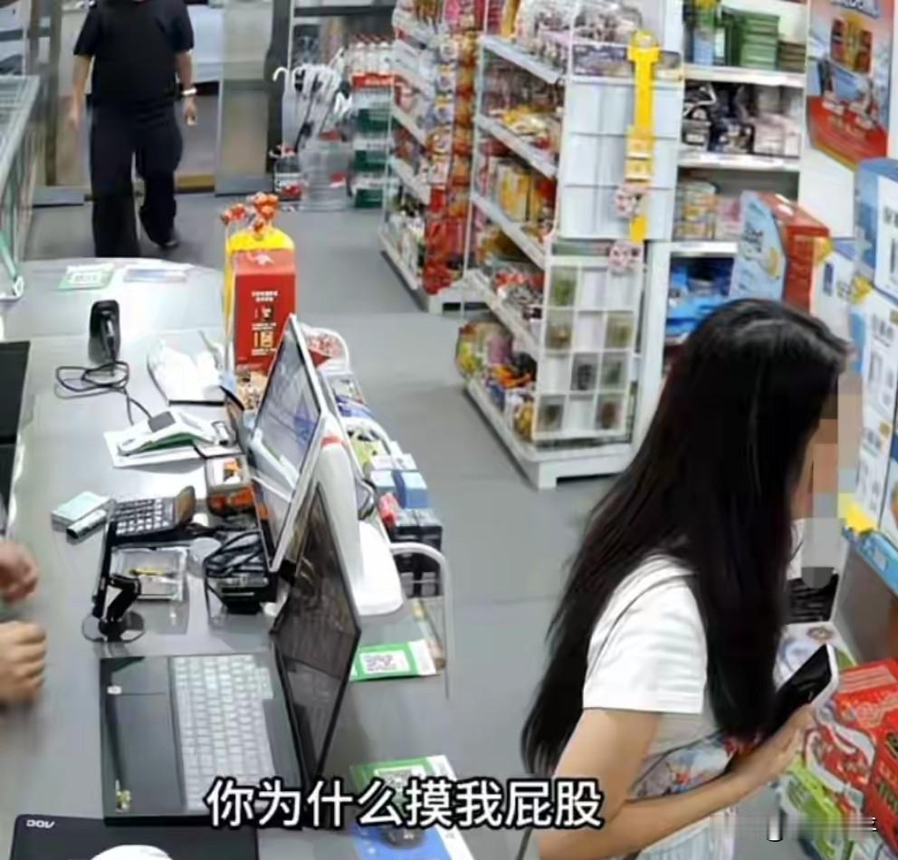 保护妇女儿童，并不意味着让她们成为特殊群体。
也万万不是把她们培养成正反左右都有